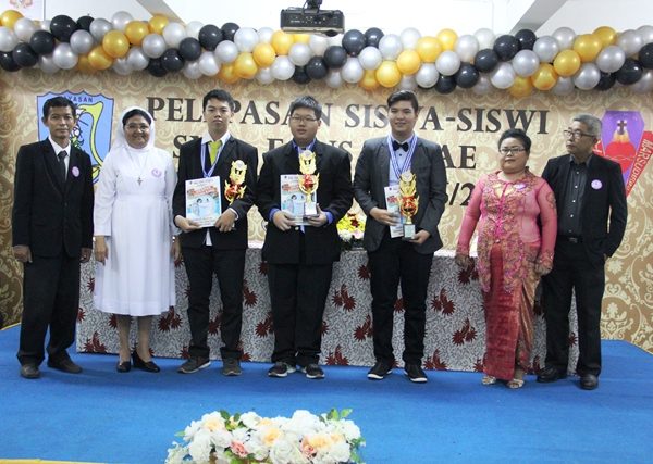 Wisuda Kelas XII SMA Fons Vitae 2 Marsudirini Jakarta 2017